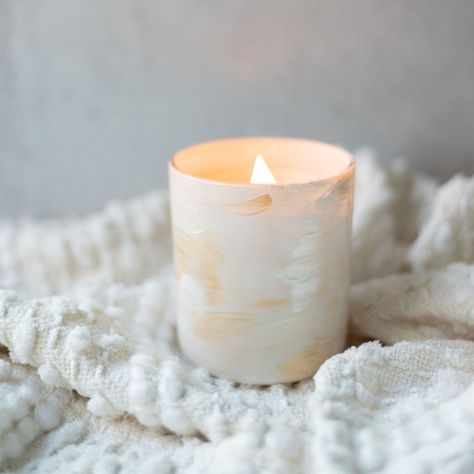 Hand painted candles - neutral / metallic by Jocelyn Elizabeth Studio at minted.com Winter Home Decor Cozy, Wall Art Ideas Bedroom, Interior Design Christmas, Candle Decor Ideas, Gift Ideas Luxury, Cozy Home Aesthetic, Valentines Day Home Decor, Winter Candles, Client Gift Ideas