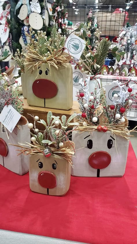 2x2 Wood Christmas Crafts, Christmas Crafts To Sell Dollar Tree, Fall Crafts With Scrap Wood, Craft Projects For Seniors Easy Diy, Reindeer Wooden Crafts, Xmas Wood Crafts Wooden Blocks, Wood Blocks Christmas Crafts, Diy Wood Block Reindeer, Christmas 2 X 4 Crafts