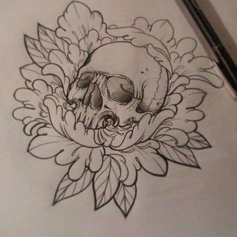 Chrysanthemum Blackwork, Peonies Tattoo, Full Sleeve Tattoos, Flowers Tattoo, Knee Tattoo, Skull Tattoo Design, Skull Drawing, Tattoo Flash Art, Tattoo Outline