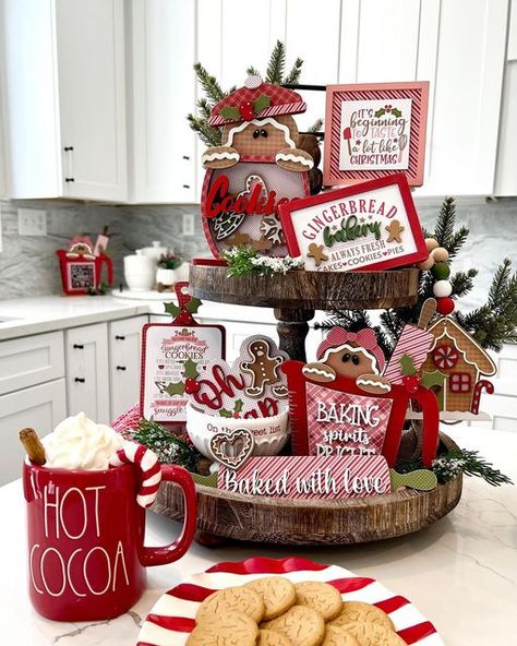 Christmas Hot Chocolate Bar, Coffee Stands, Christmas Hot Chocolate, Hot Coco, Christmas Kitchen Decor, Hot Cocoa Bar, Cocoa Bar, Christmas Decorations Diy Outdoor, Hot Chocolate Bars