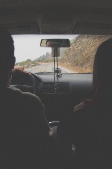 Road Trips With Boyfriend, Road Trip With Boyfriend Aesthetic, Road Trip Couple Aesthetic, The Road Trip Beth O'leary Aesthetic, Couples Road Trip Aesthetic, Road Trip Aesthetic Couple, Couple Road Trip Aesthetic, Road Trip Date, Romantic Road Trip