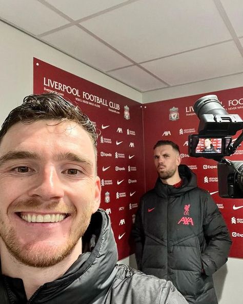 Liverpool Football Team, Liverpool Memes, Liverpool Fc Team, Andrew Robertson, Andy Robertson, Icons Male, Jordan Henderson, Football Jokes, Aesthetic Vogue