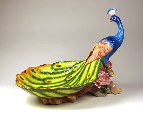 Clay Ashtrays, Colorful Peacock, Peacock Decor, Peacock Bird, Bird Sculpture, Porcelain Flowers, Crystal Art, Glass Art Sculpture, Peacocks