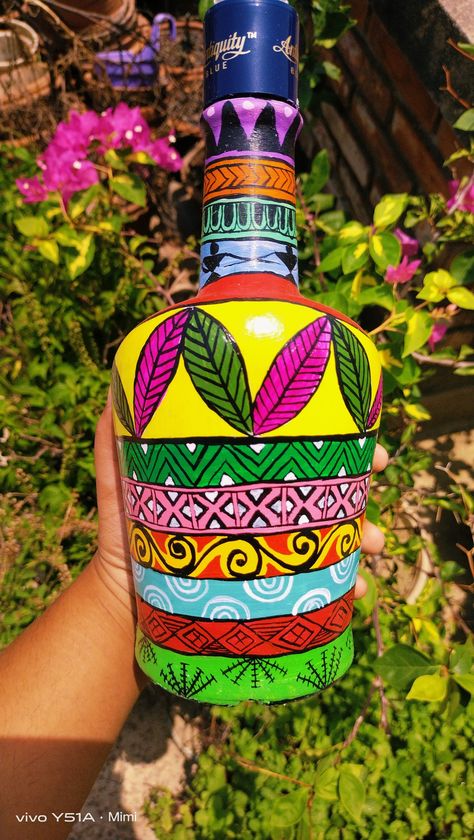 Painting Beer Bottles, Bottles Painting, Beer Bottle Art, Traditional Decoration, Pottery Painting Designs, Beer Bottles, Painting Designs, Bottle Painting, Bottle Art