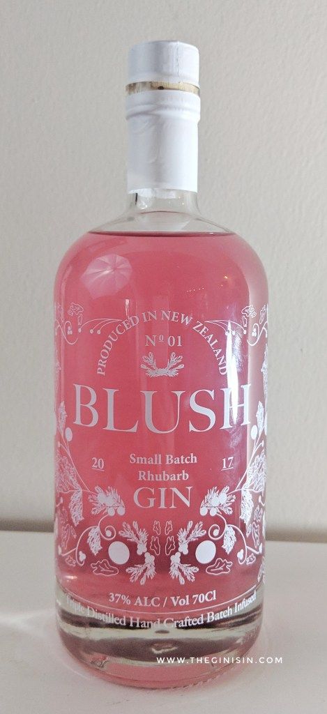 Gin Bottle Aesthetic, Drunken Berries, Gin Festival, Ocean Bottle, Rhubarb Gin, Gin Bottle, Dry Wine, Alcohol Packaging, Pink Gin