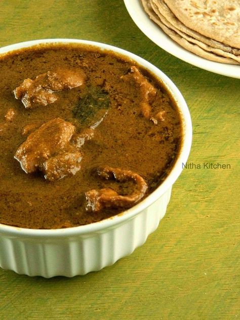 Spicy Chicken Curry Recipe, Goan Chicken Curry, Easy Chicken Gravy, Chicken Gravy Recipe, Chicken Sauce Recipes, Veg Curry, Indian Chicken Recipes, Chicken Curry Recipe, Goan Recipes