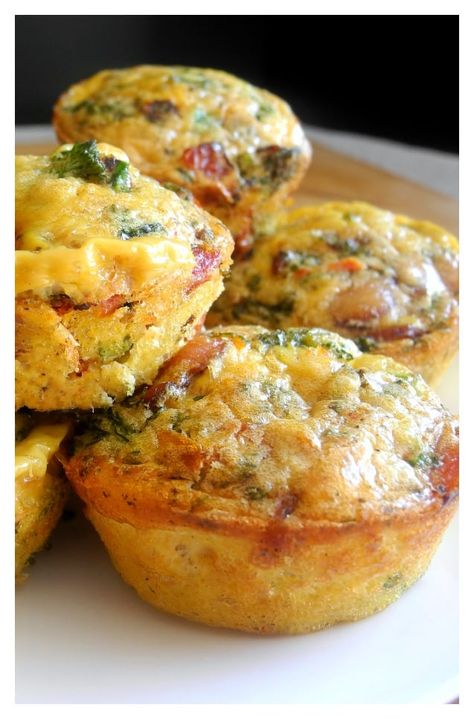 Sun-Dried Tomato Bacon Mini Frittatas {Paleo & Whole30} Mini Frittata, 30 Diet, Pembuat Roti, Vegan Muffins, Whole 30 Breakfast, Spinach Egg, Whole 30 Diet, Egg Muffins, Recipe 30