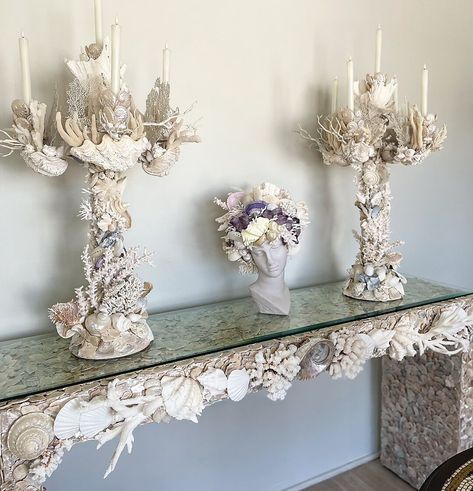 Antiques Obsession: Coquillage - Southern Home Magazine Diy Mermaid Decor, Southern Home Magazine, European Explorers, Shell House, Shell Chandelier, Coral Decor, Shell Decor, Home Magazine, Seashell Art