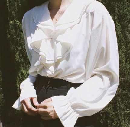 Poet Blouse, Poet Shirt, 가을 패션, Fantasy Clothing, Character Outfits, Look Cool, White Shirt, Aesthetic Clothes, Pretty Outfits