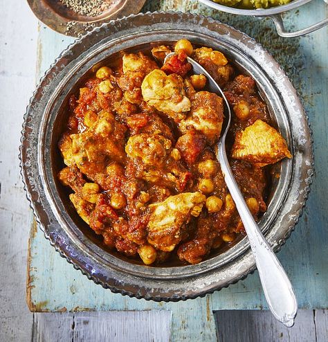 and Chicken And Chickpea Curry, 800 Calorie Diet Plan, 800 Calorie Meals, Quick Chicken Curry, The Fast 800, Roasted Vegetable Pasta, Fast 800, Chickpea Curry, Meal Of The Day