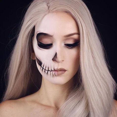 Fading Half Skull | 10 Spooky Skeleton Makeup Ideas You Should Wear This Halloween Skeleton Makeup Ideas, Skeleton Makeup Tutorial, Makeup For Weddings, Halloween Makeup Sugar Skull, Bio Products, Halloween Make-up Looks, Halloweenský Makeup, Half Skull, Skeleton Makeup