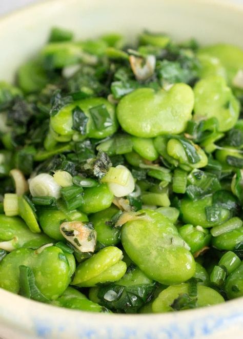 Fava Beans with Garlic, Green Onions, and Basil | Lefty Spoon Favs Bean Recipes, Salad Dinner Ideas, Fava Bean Salad, Fava Beans Salad, Broad Bean Recipes, Fava Beans Recipes, Bean Pasta Recipes, Veggie Board, Mexican Bean Salad