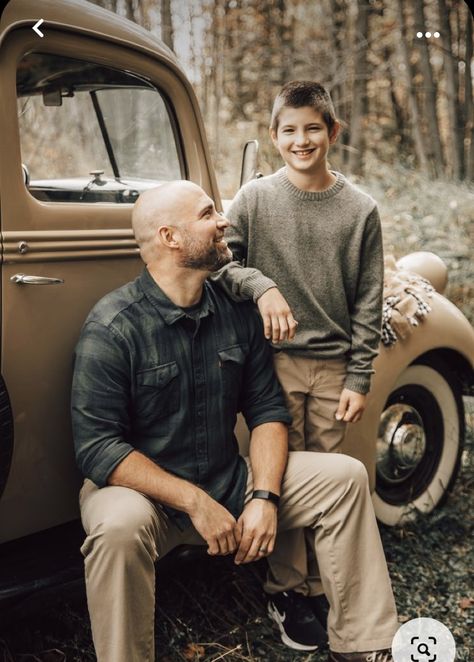 Father Son Poses, Father Son Photoshoot, Father And Son Photoshoot, Couple Photoshoot Fall, Men Fall Fashion, Father Son Pictures, Father Son Photography, Father Son Photos, Wisconsin Fall