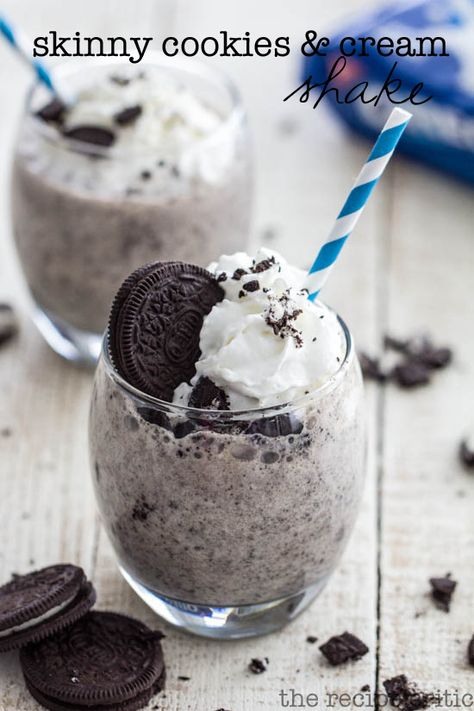 Skinny Cookies and Cream Milkshakes | The Recipe Critic Cookies And Cream Milkshake, Food Comfort, Oreo Milkshake, Milkshake Recipes, Cream Aesthetic, Oreo Cookie, God Mat, Think Food, Milkshakes