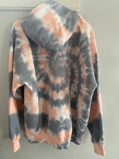 Hoodie Tie Dye Patterns, Reverse Tie Dye Hoodie, Tye Dye Hoodie Diy, How To Tie Dye A Hoodie, Ice Bleaching, Tie Dye Hoodie Techniques, Tie Dye Hoodie Diy, Diy Tie Dye Sweatshirt, Bleach Tie Dye Hoodie