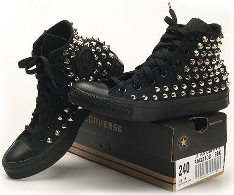 20 Amazing Sneakers for Girls Womens Combat Boots, Black Converse, Punk Rock Fashion, Emo Outfits, Matte Eyeshadow, Slipknot, Girls Sneakers, Converse High, Punk Fashion