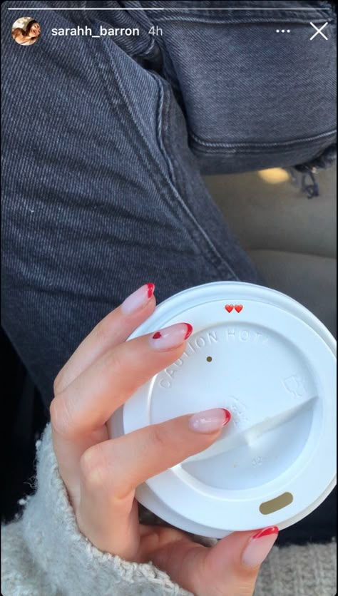 nails and coffee Nails Aesthetic Picture, Nails Holding Cup, Nail Pics Aesthetic, Nails And Coffee Aesthetic, Nails Pics Aesthetic, Nail Photo Aesthetic, Nails Instagram Story Aesthetic, Aesthetic Nail Picture Ideas, Nail Poses Hands Instagram Story