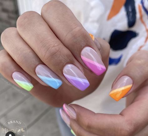 Short Summer Nail Ideas, Diagonal Nails, Fun Summer Nails, Summer Nail Ideas, Nails Art Designs, Bright Summer Nails, Elegant Nail Designs, Summery Nails, Polka Dot Nails