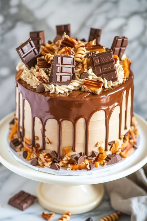 Mars Bar-Inspired Birthday Cake: Perfect for Chocolate Lovers Mars Bar Cake Birthday, Easy Chocolate Caramel Cake, Chocolate Caramel Birthday Cake, Brown Cake Decoration, Salted Caramel Birthday Cake, Mars Bar Cake, Cupcake Recipes Uk, Chocolate Caramel Cake, Birthday Cake Decorating Ideas