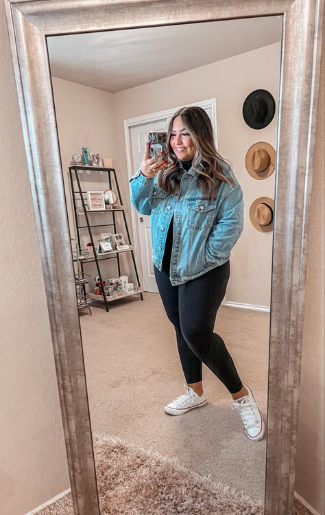 Denim jacket, jean jacket, winter outfit inspo Leggings Jean Jacket Outfit, Plus Size Denim Jacket Outfit, Jean Jacket And Leggings Outfit, Denim Jacket Plus Size Outfits, Plus Size Jean Jacket Outfits, Oversized Jean Jacket Outfit, Jacket Winter Outfit, Denim Jacket Outfit Women, Oversized Denim Jacket Outfit