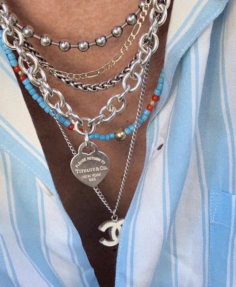 Chain Necklace Outfit, Paul Klein, Mens Ring Designs, Necklace Outfit, Tiffany Necklace, Jewelry Accessories Ideas, Tiffany Jewelry, Summer Necklace, Stacked Jewelry