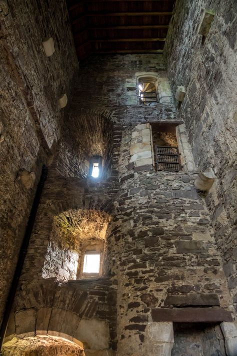 Sims Castle, Doune Castle, Day Trips From Edinburgh, Outlander Locations, Scotland Culture, Castle Mansion, Castles In Scotland, Abandoned Castles, Scotland Castles