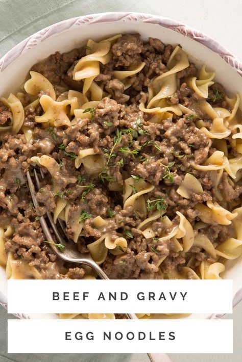 Budget Friendly Beef and Gravy over Egg Noodles Noodle Gravy, Egg Noodle Casserole, Beef And Gravy, Recipes Main Dishes, Kitchen Hacks Cooking, Quick Meals To Make, Egg Noodle Recipes, Steamed Green Beans, Beef Gravy