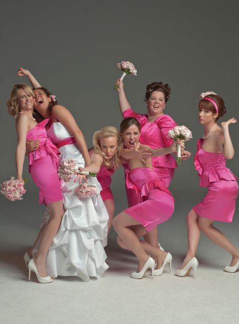 "Bridesmaids" promo still, 2011. L to R: Co-writer/co-star Kristen Wiig, Maya Rudolph, Wendi McLendon-Covey, Rose Byrne, Melissa McCarthy, Ellie Kemper. For this film, McCarthy won an Academy Award nomination for Best Supporting Actress. Wiig and her writing partner Annie Mumolo won an Academy Award nomination for Best Original Screenplay. Kristen Wiig Bridesmaids, Melissa Mccarthy Movies, Bridesmaids Movie, Bridal Planner, Alex Garland, Ellie Kemper, Maya Rudolph, Rose Byrne, Fox Kids