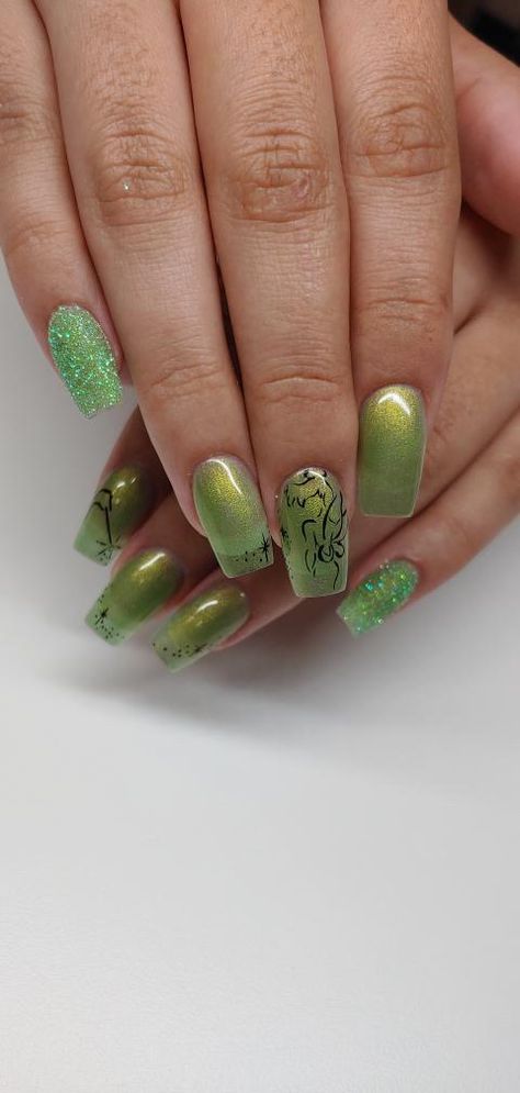 Tinkerbell Themed Nails, Disney Tinkerbell Nails, Tinker Bell Inspired Nails, Tinkerbell Nail Art, Tinker Bell Nails Designs, Tinkerbell Inspired Nails, Tinkerbell Nails Designs, Tinker Bell Nails, Peter Pan Nails