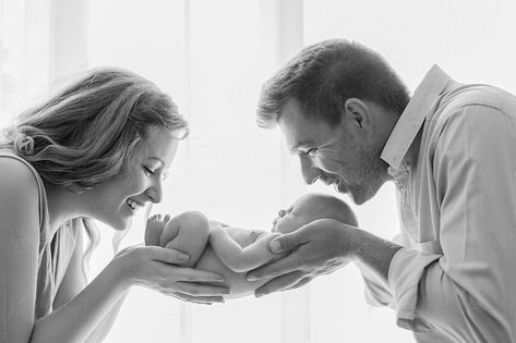 Photo Bb, Newborn Family Pictures, Baby Boy Newborn Pictures, Baby Boy Newborn Photography, Foto Newborn, Newborn Photography Boy, Newborn Family Photography, Newborn Family Photos, Baby Pictures Newborn