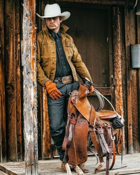 Bonner Bolton, Cowboy Chaps, Cowboy Photography, Western Photography, Senior Pictures Boys, Estilo Country, Cowboy Up, Cowboy Outfits, Guys Clothing Styles