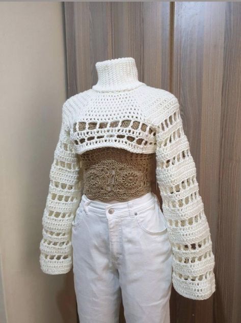 Crochet Wardrobe, Crochet Long Sleeve Tops, Crochet Top Outfit, Crochet Crop Top Pattern, Mode Crochet, Crochet Bolero, Crochet Tops Free Patterns, Crochet Design Pattern, Crochet Clothing And Accessories