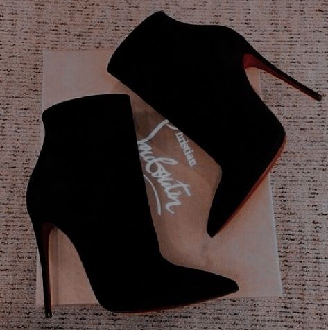 Heels Boots Outfit, Womens Black Ankle Boots, قلادات متدلية, Hak Tinggi, Fancy Heels, Trendy Heels, Fashion Shoes Heels, Shoes Heels Classy, Cute Shoes Heels