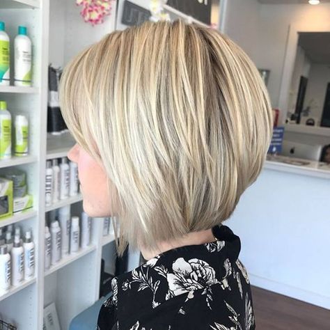 Bingo Wings, 2024 Hairstyles, Κούρεμα Bob, Straightening Iron, Mom Hair, Popular Short Hairstyles, Choppy Bob Hairstyles, Hair Straightening, Haircut Styles