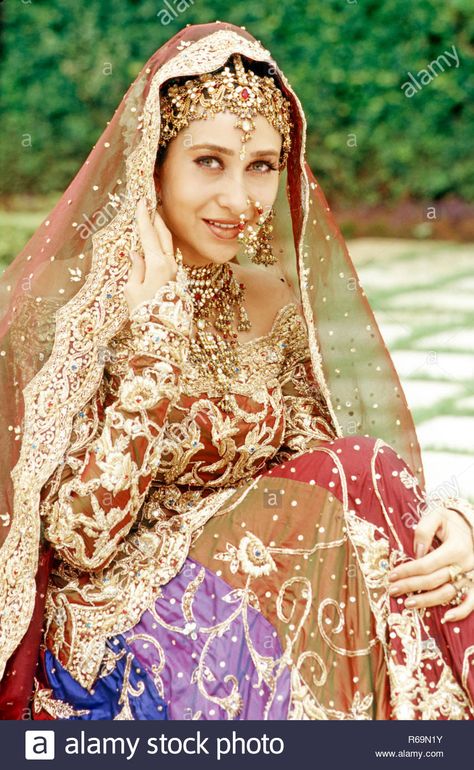 Download this stock image: south asian indian bollywood actress karishma kapoor, india, NO MR - R69N1Y from Alamy's library of millions of high resolution stock photos, illustrations and vectors. Retro Bollywood Fashion, Rajasthani Bride, Bollywood Makeup, Karishma Kapoor, Desi Wedding Dresses, Bollywood Outfits, Indian Bridal Dress, Vintage Bollywood, Indian Aesthetic