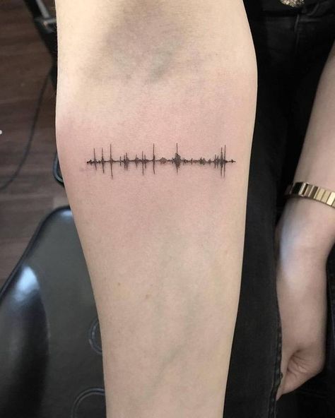 Soundwave Tattoo, Voice Tattoo, Sound Wave Tattoo, Heartbeat Tattoo, Wave Tattoo, 100 Tattoo, Sibling Tattoos, Geniale Tattoos, Sound Wave