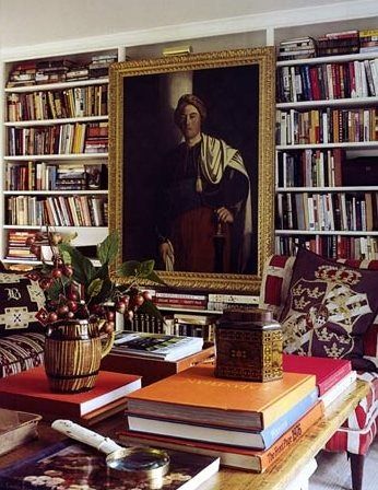 Anna Wintour's Forge River home in Long Island - World of Interiors Magazine - October issue - The townhouse, designed by Jesse Carrier Interior Alchemy, Lots Of Books, Deco Studio, Studying Library, Vogue Living, Interiors Magazine, Home Libraries, Vogue Japan, Anna Wintour