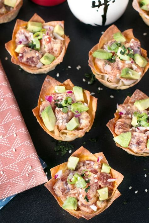 Spicy Tuna Poke and Avocado Wonton Cups Recipe Yellow Tuna Recipe, Poke Bites, Spicy Tuna Poke Bowl, Spicy Tuna Poke, Tuna Appetizer, Poke Recipe, Tuna Poke Bowl, Wonton Cups, Mini Hamburgers