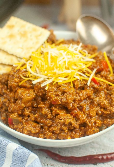 Camping Chili Recipe, Camp Chili Recipe, Camping Chili, Dutch Oven Chili Recipe, Dutch Oven Chili, Dutch Oven Beef, Campfire Foods, Leftover Chili, Beef Chili Recipe