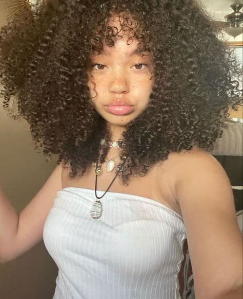 #explore #explorepage #pretty Curly 3c Hair, Coily Hairstyles, 3c Hair, Hairdos For Curly Hair, Coily Hair, Lavender Buds, Hair Inspo Color, Long Curly Hair, Curly Girl