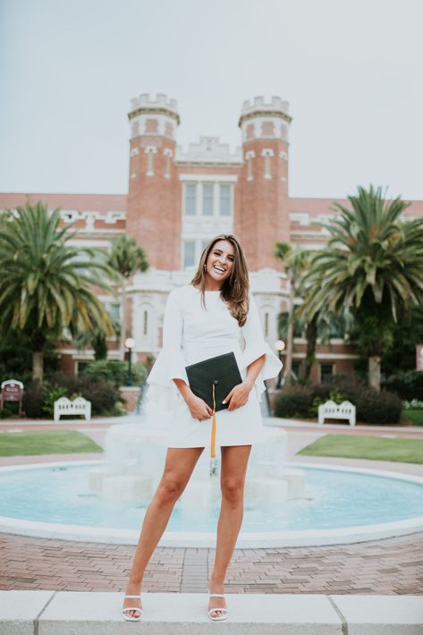 College Grad Outfits, College Graduation Pictures Poses Photo Shoots Cute Ideas, Female Graduation Poses, Fsu Graduation Pictures, College Graduation Outfit Ideas, Graduation Pictures Outfits, Fsu Graduation, Graduation Pictures College, Nursing School Graduation Pictures