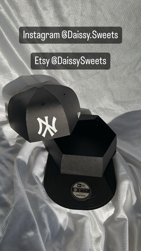 Boyfriends Birthday Ideas, Easy Diy Clothes, Romantic Birthday, Gifts Wrapping Diy, Creative Christmas Trees, Easy Paper Crafts Diy, Cricut Projects Beginner, Yankees Baseball, Diy Gifts For Boyfriend