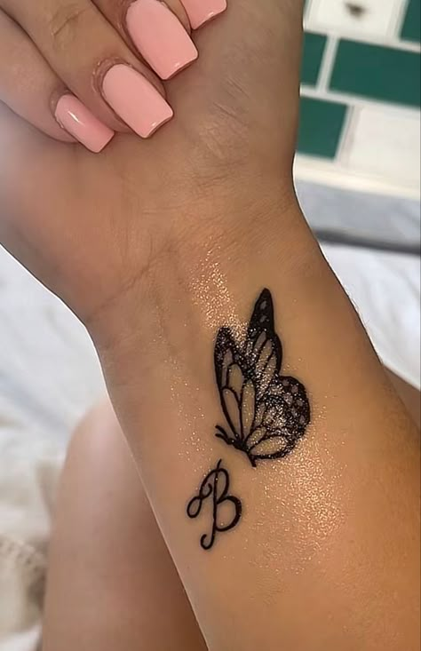 Front Forearm Tattoo Women, Significant Other Tattoos, Boujee Tattoos For Women, Moms Black, Butterfly Tats, Baddie Tats, Basic Tattoos, Hand Tattoos For Girls, Cute Hand Tattoos