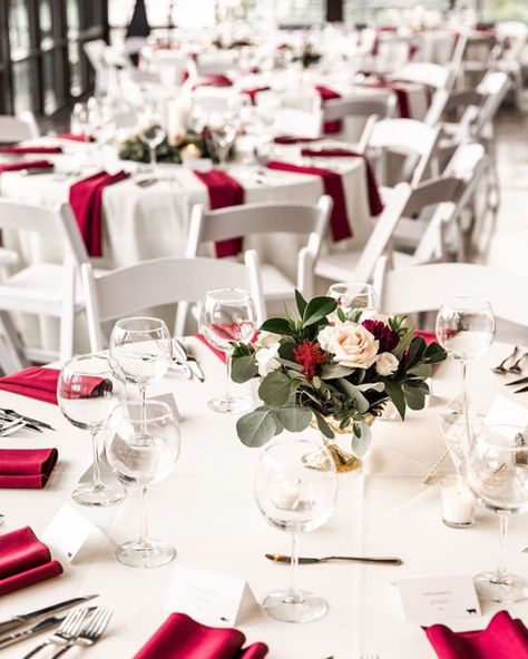 White and Burgundy Wedding Table Setting Burgundy Wedding Table Setting, Red And White Centerpieces, White And Burgundy Wedding, Color Palette Romantic, Burgundy Wedding Table, Chic Romantic Wedding, Reception Designs, Wine Colored Wedding, Pretty Tablescapes