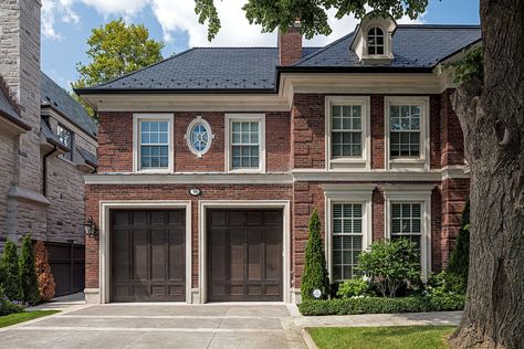 Elegant Georgian Transitional Style Luxury Custom Home - Toronto, Ontario, Canada Transitional Architecture, Red Brick House Exterior, Modern Brick House, Georgian Style Homes, Georgian Architecture, Red Brick House, Homes Interior, Brick Exterior House, Religious Architecture