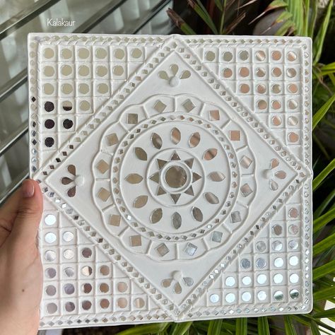 Square Wall Hanging Ideas, Lippan Art White Colour, Easy Lippan Art Square, Square Mdf Lippan Art, Swastik Lippan Art, Lippan Art Mirror Square Shape, Lippan Art On Square Mdf Board, Lippan Art Square Design Easy, Lippan Art In Square Shape