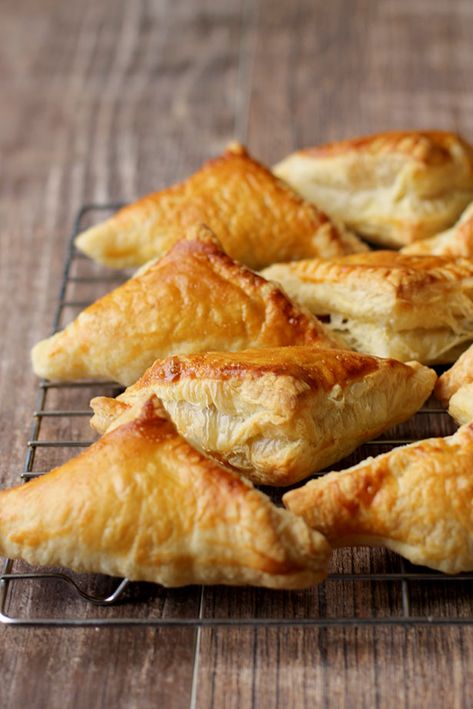 Baked Samosa, Using Puff Pastry, Samosa Recipe, Puff Pastry Recipes, Samosa, African Food, Pastry Recipes, Food 52, Puff Pastry