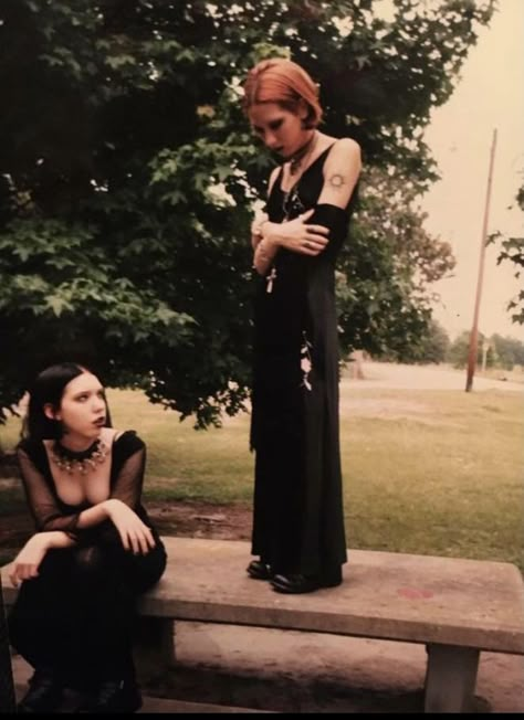 Goth Girls In The 90s, 1990s Goth, 90s Mall Goth, Darkly Inclined, 2000s Mall Goth, Black Celebration, 2000s Goth, Spooky Aesthetic, 90s Goth