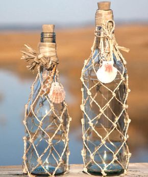 DIY Craft decorated glass bottles rope-net-bottle-ideas Coastal Beach Home decoration ideas Recycled wine bottles Eco Red forra botellas para decorar casa en la playa nautica decoracion facil barata creativa elegante Nautical Bottle, Seashell Projects, Recycled Wine Bottles, Bottle Ideas, Wine Bottle Art, Altered Bottles, Beach Crafts, Seashell Crafts, Empty Bottles