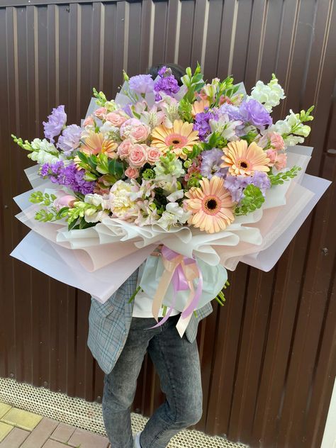 Huge Bouquet Of Flowers Aesthetic, Huge Flower Bouquet, Big Flower Bouquet, Huge Bouquet Of Flowers, Real Flower Bouquet, Large Flower Bouquet, Graduation Flowers Bouquet, Large Bouquet Of Flowers, Huge Bouquet